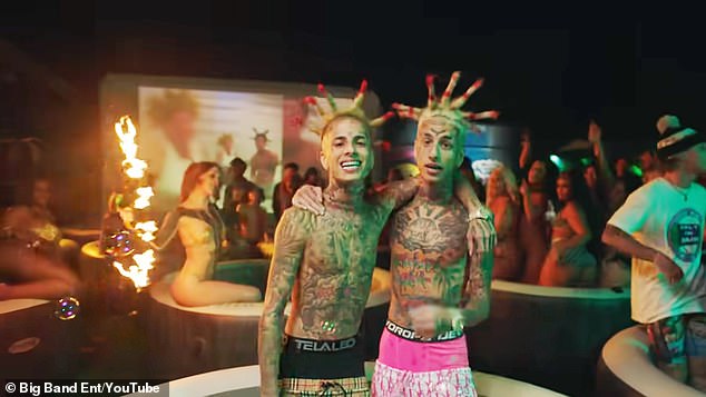 Венегас и его брат Алекс под псевдонимом Flyysoulja стали популярными в 2021 году благодаря своей песне I'm An Island Boy, которая набрала 25 миллионов просмотров на YouTube.