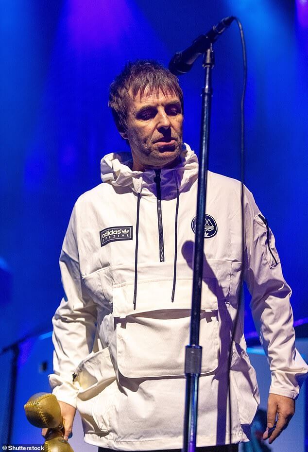 До воссоединения Oasis еще несколько месяцев, но утверждается, что Лиам Галлахер уже планирует свои заработки (на фото в марте).