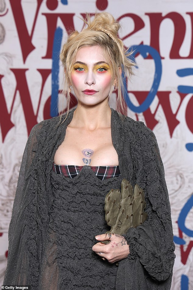 Дочь Майкла Джексона, 26-летняя Пэрис Джексон (Paris Jackson), на этой неделе в полной мере наслаждается модными праздниками в столице Франции.