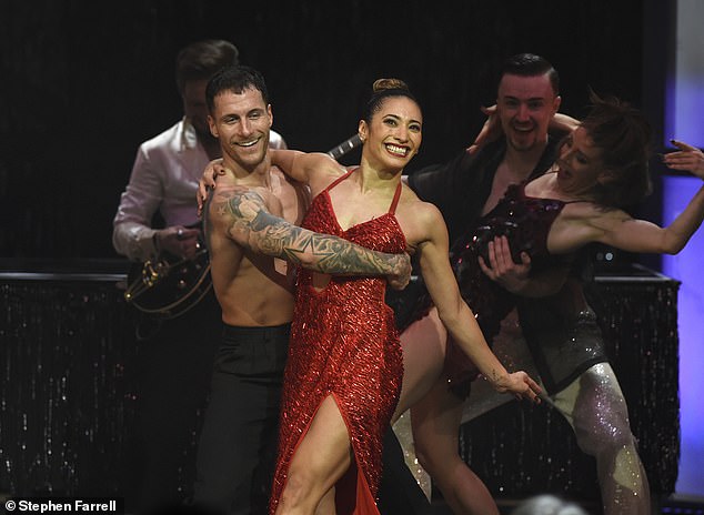 34-летний испанский танцор присоединился к своей 42-летней звезде Strictly Come Dancing в Бриджуотер-холле на их шоу SPEAKEASY (на фото).