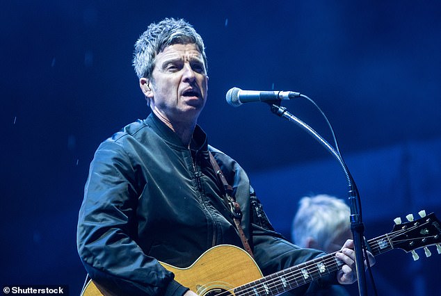 57-летний Ноэль Галлахер наконец-то начал репетиции для горячо ожидаемого летом возвращения Oasis (на фото 2024 год).