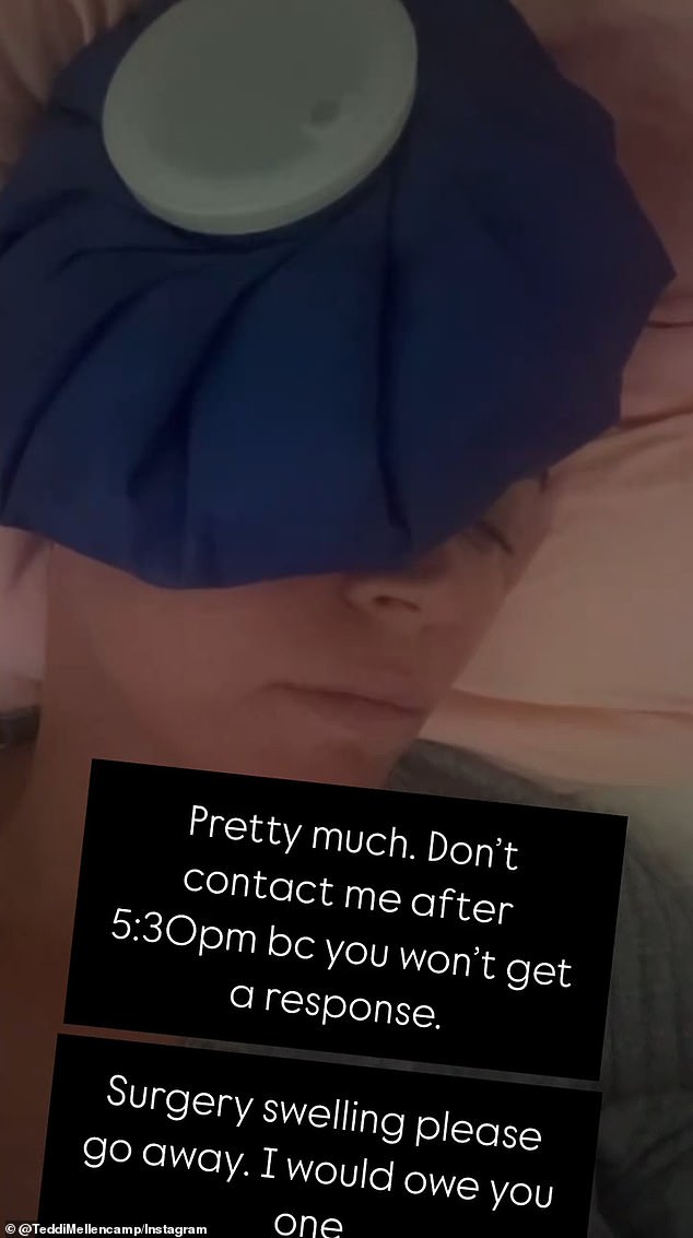 Следующим постом в Instagram Stories стал видеоклип, на котором она отдыхает с большим синим пакетом со льдом на голове.